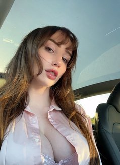 Rosemarie - escort in İstanbul Photo 3 of 7