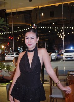 Rosemary - escort in Phuket Photo 2 of 6