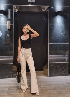 Rosemary - escort in Phuket Photo 4 of 6