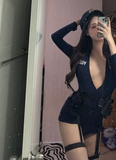 Rosetee - Transsexual escort in Taipei Photo 5 of 13