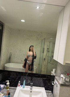 Rosetee - Transsexual escort in Taipei Photo 13 of 13