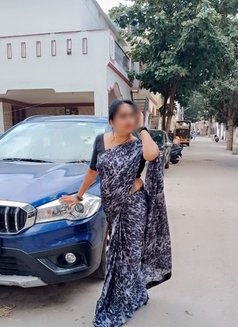 Rosey Hot and Sexy Tamil Milf - escort in Dubai Photo 1 of 5