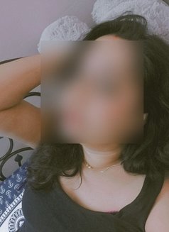 Rosey Hot and Sexy Milf Kerala - puta in Dubai Photo 5 of 5