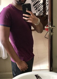 Rosh94 (BFE/Cuddling/cuckold) - Male escort in Colombo Photo 5 of 10