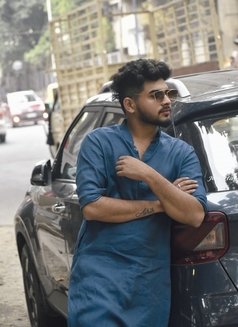 Roshan - Male escort in Bangalore Photo 1 of 3