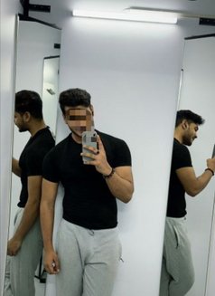 Raaz - Male escort in Mumbai Photo 1 of 3