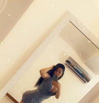 Roshan - escort in Muscat