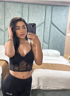 Roshan - puta in Muscat Photo 7 of 11