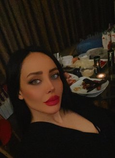 Roshan - puta in Muscat Photo 11 of 11