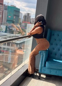 Roshan - escort in Nairobi Photo 2 of 4