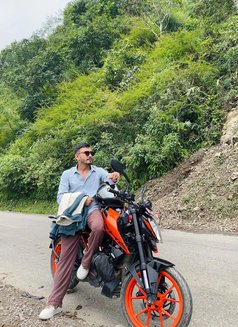 Roshan - masseur in Kathmandu Photo 1 of 1