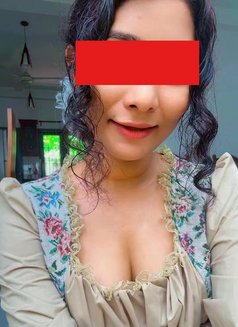 Roshana - escort in Colombo Photo 2 of 2