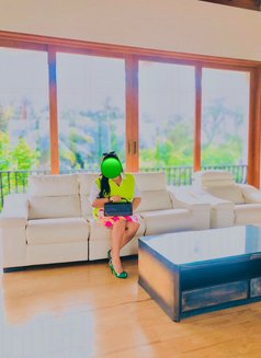 Roshel Perera - puta in Colombo Photo 2 of 8