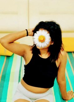 Roshelle & Sinthuja- Battaramulla - escort in Colombo Photo 8 of 18