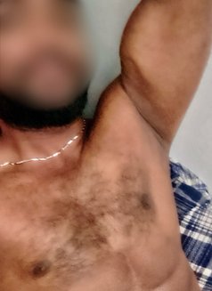 Roshen - Male escort in Colombo Photo 1 of 5