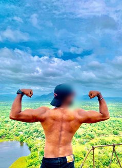 Roshen - Male escort in Colombo Photo 5 of 5