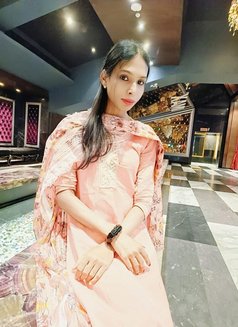 Roshini Doll - Transsexual escort in Bangalore Photo 4 of 11