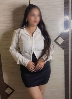 Roshini - escort in Mumbai Photo 5 of 8