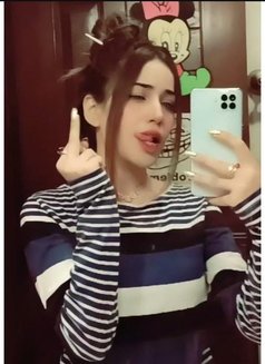 Roshni Call Girl - puta in Dubai Photo 2 of 3