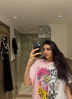 Roshni Escort Service - escort in Noida Photo 3 of 3