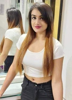 Roshni - puta in Chennai Photo 5 of 5