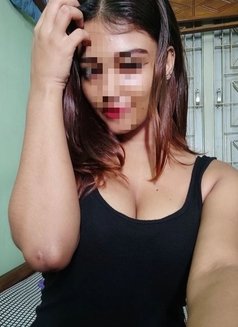 Roshni - escort in Gurgaon Photo 2 of 3