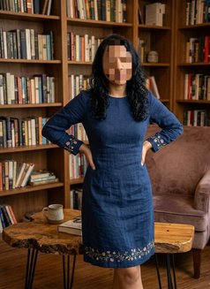 Roshni - escort in Kochi Photo 5 of 5