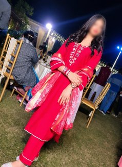 Roshni - puta in Noida Photo 1 of 3