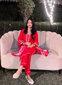 Roshni - puta in Noida Photo 2 of 3