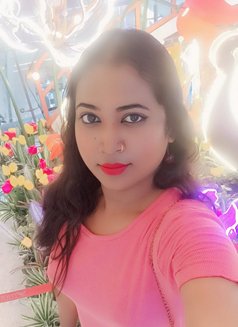 Roshni - Acompañantes transexual in Pune Photo 2 of 5