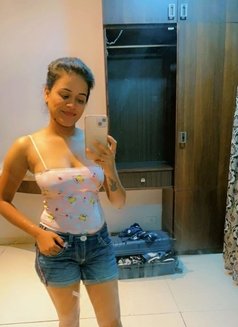 Roshni Joshi Real Meet Cam Service 24/7 - escort in Thiruvananthapuram Photo 1 of 1