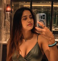 Roshni - escort in Pune Photo 4 of 14