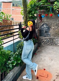 Roshni Shrestha (Hand cash) service - puta in Kathmandu Photo 1 of 2