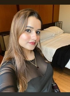 Roshni Yadav Available - puta in Mumbai Photo 1 of 3