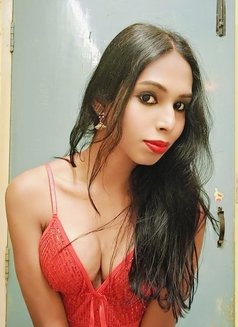 Roshni young queen - Acompañantes transexual in Chennai Photo 9 of 9