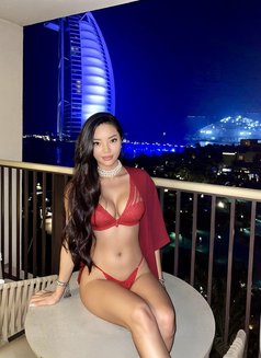 Rosie - puta in Abu Dhabi Photo 4 of 5