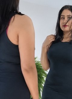 Rosie Hear - puta in Mumbai Photo 1 of 4