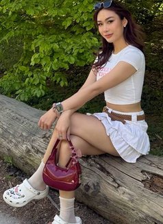 Rosie - escort in London Photo 8 of 8