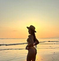 Ross - escort in New Delhi
