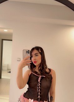 Rossa - puta in Muscat Photo 4 of 9