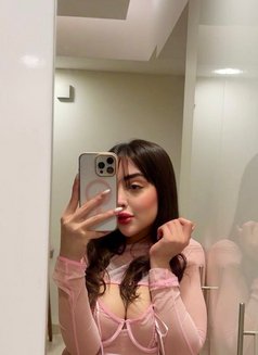 Rossa - puta in Muscat Photo 9 of 9