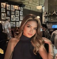 Rossa sweet and petite girl - escort in Bali Photo 12 of 15