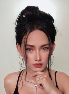 Rosse Leonna - Acompañantes transexual in Bali Photo 4 of 10
