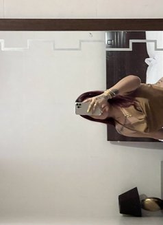 Rossy - puta in Doha Photo 1 of 5