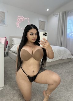 Rossy Outcall & Incall - escort in Doha Photo 2 of 6