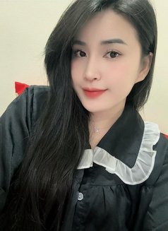 Rosy - puta in Abu Dhabi Photo 1 of 4