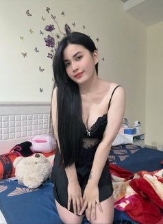 Rosy - puta in Abu Dhabi Photo 2 of 4