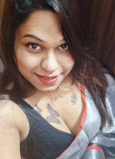 Rosy - escort in Kolkata Photo 6 of 14