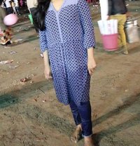 Rosy - puta in Navi Mumbai