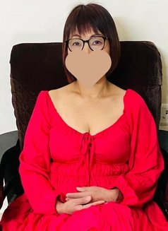 ROSY - escort in Noida Photo 6 of 8